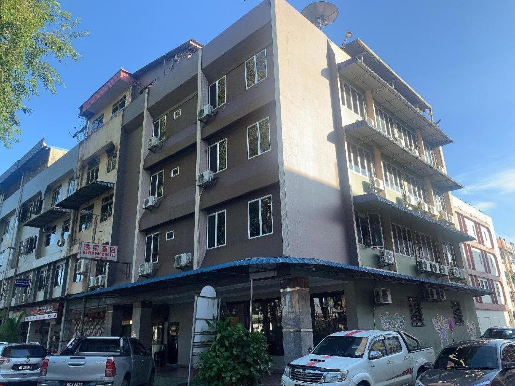 River Park Hotel Sibu Exterior foto