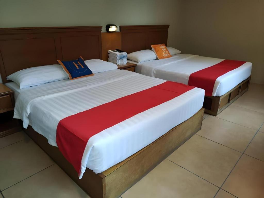 River Park Hotel Sibu Exterior foto
